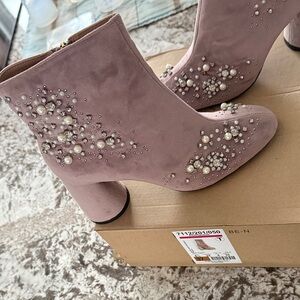 Zara women’s rose/pink fancy ankle boots. Size 6 1/2